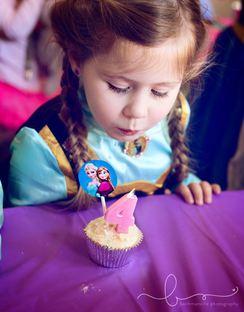 frozen blog004 801x1024 charlottes 4th frozen birthday party